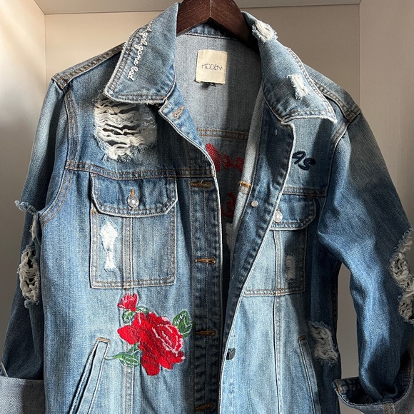 Hidden floral embroidered jean jacket S - Picture 1 of 4